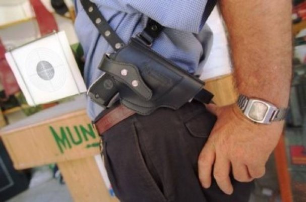 Scandal de la o pungă cu fasole: un poliţist a fost luat la pumni de cinci indivizi